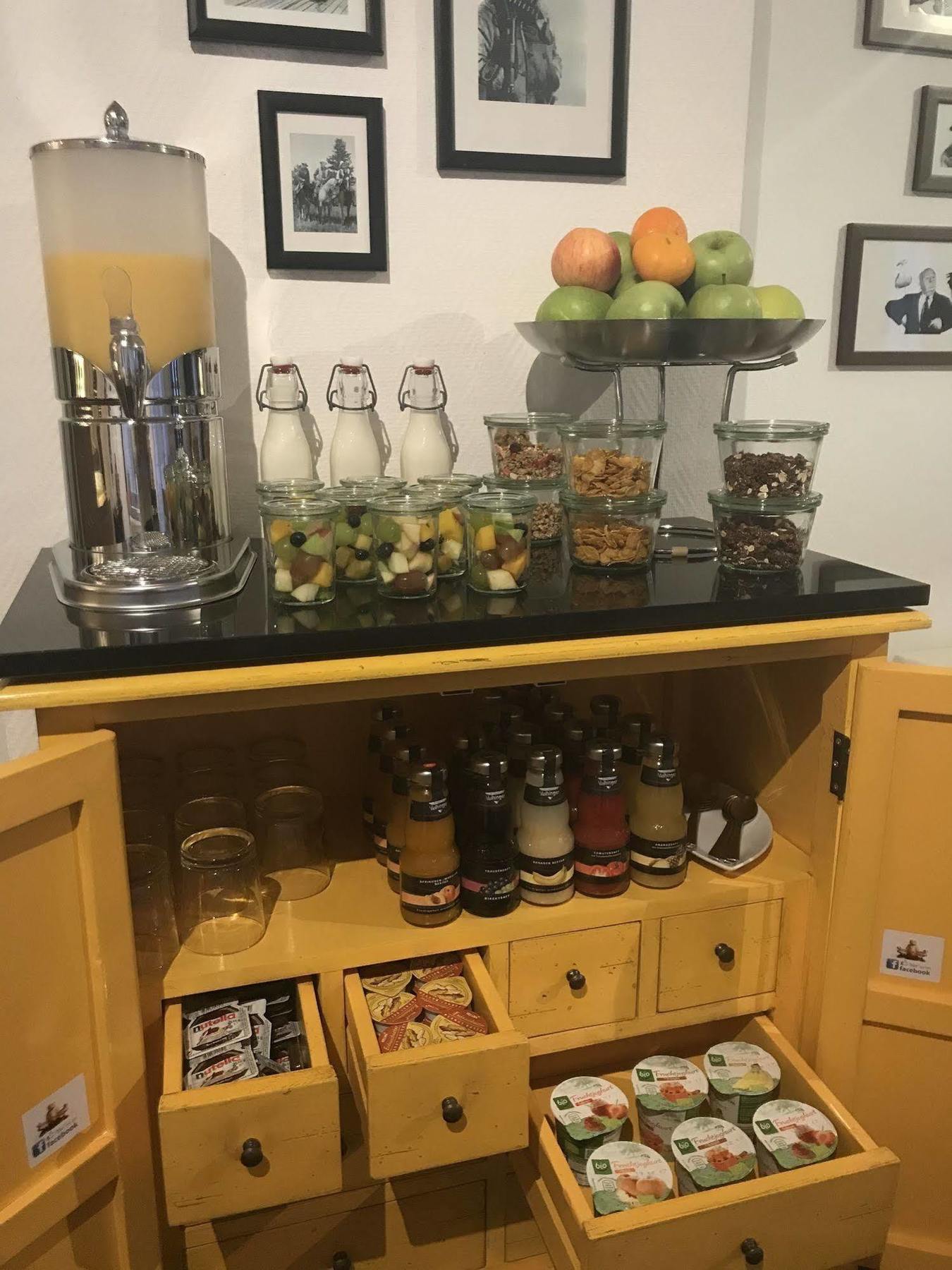 赫尔曼酒店 凯撒斯劳滕 外观 照片
